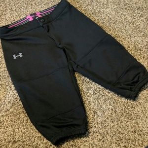 Girls Under Armour softball crop pants